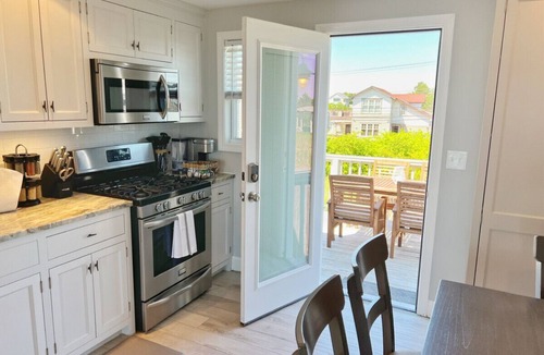 Newbury Condo | Plum Island Sunkisser: Beachfront & Views! Condo