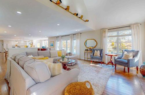 West Barnstable House | Plum Paradise