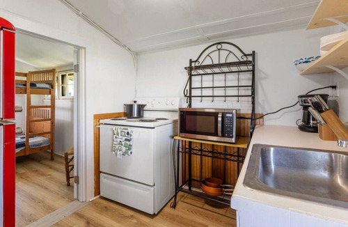 Barstow House | Plum Point Cottage #15