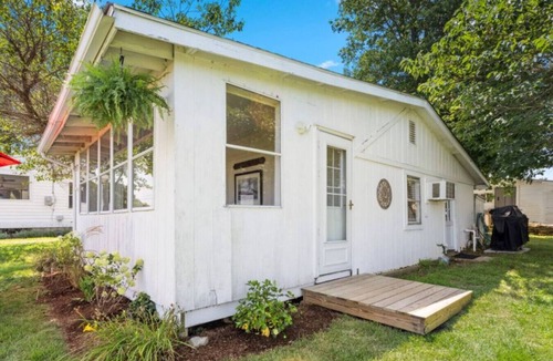 Barstow House | Plum Point Cottage #15