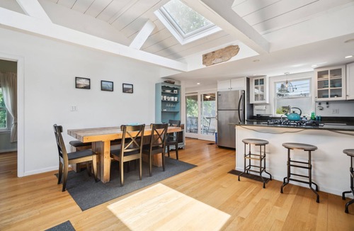 Newburyport House | Plum Puddin | Pet-Friendly | Screened Porch & Deck