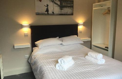 Milton Hotel | Plum Pudding