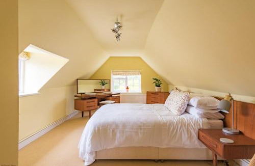 Dargate House | Plum Pudding Stables by Bloom Stays