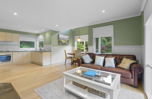 Apollo Bay Cottage | Plum Retreat - Apollo Bay