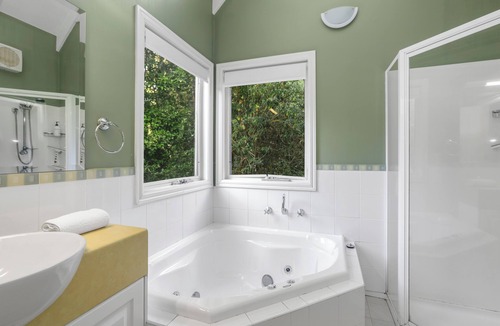 Apollo Bay Cottage | Plum Retreat - Apollo Bay