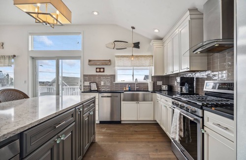 Newburyport House | Plum Time | Water Views | Decks | Walk to Basin