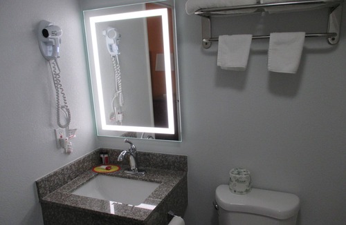 Williamstown Hotel | Plum Tree Inn