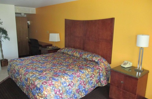 Williamstown Hotel | Plum Tree Inn