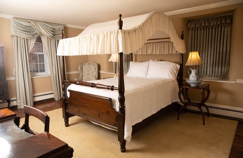 Plumsteadville Hotel | Plumsteadville Inn