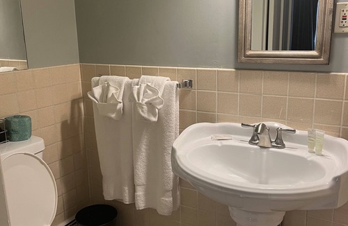 Plumsteadville Hotel | Plumsteadville Inn