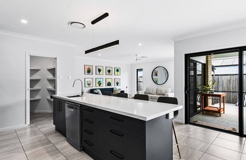 Pialba House | Plunge Inn at Pialba