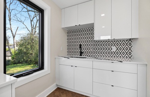 Talbot's Corner House | Plunge Pool + Elevator + Outdoor Kitchen | Near Downtown | Sunrise in the City