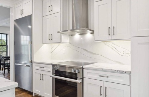 Woodstock House | Plunge Pool, Elevator, Walk to Town - Watkins Farm