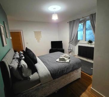 Skewen Apartment | Plush Place