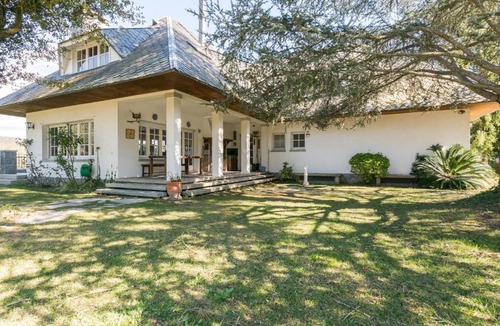 Orrius Villa | Plush Villa in Orrius with Private Swimming Pool
