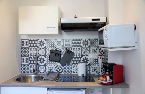 Saint-Quentin Apartment | PLUTON 's near the gare station and markets