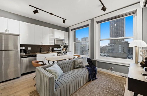 The Loop Hotel | Plymouth Collection: 3BD 2BA with Gym & Rooftop