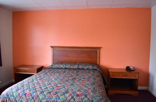 Terryville Hotel | PLYMOUTH MOTOR LODGE