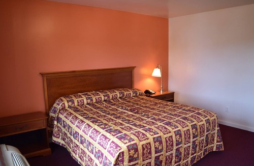 Terryville Hotel | PLYMOUTH MOTOR LODGE