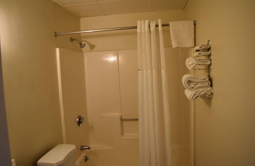 Terryville Hotel | PLYMOUTH MOTOR LODGE