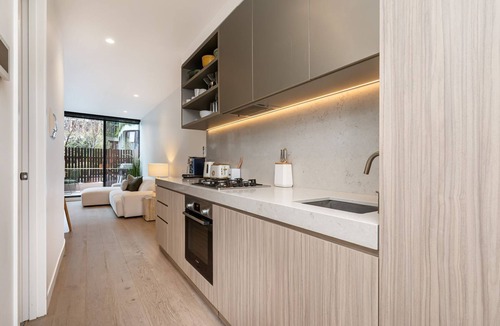 Port Melbourne Apartment | PM Residence - Port Melbourne