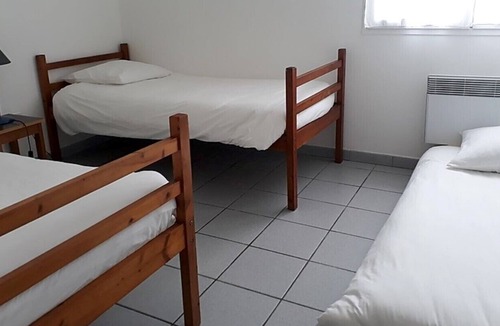 Tonnay-Boutonne House | PMR 1 accommodation for 6 people