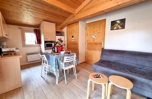 Usson-en-Forez Cottage | PMR Chalet, pets welcome - 4 guests