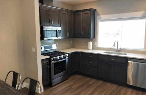 Sedro-Woolley Condo | PNW Modern Town House, Unit A