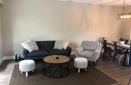 Sedro-Woolley Condo | PNW Modern Town House, Unit A