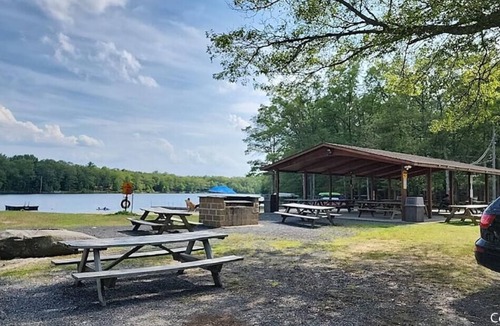 Pocono Mountain Lake House | Poconos Retreat