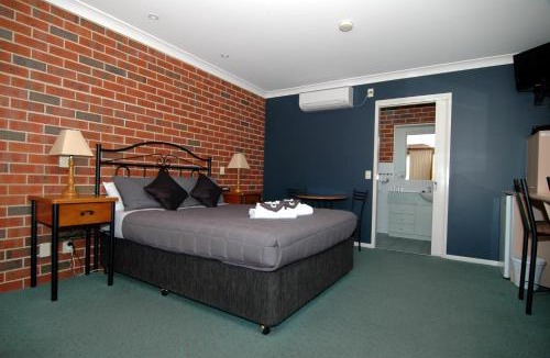 Rutherglen Hotel | Poachers Paradise