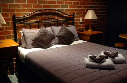 Rutherglen Hotel | Poachers Paradise Motel