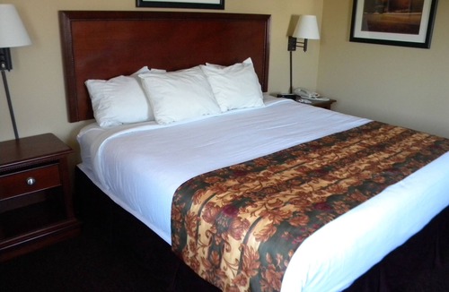 Pocahontas Hotel | Pocahontas Inn & Suites