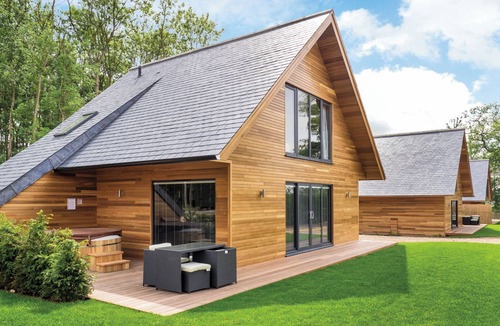 Pocklington Ski Chalet | Pocklington Deluxe Lodge