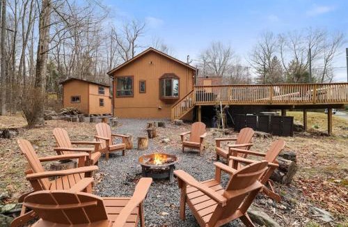 Pocono Lake House | Pocodobe Private Pool Retreat in Poconos