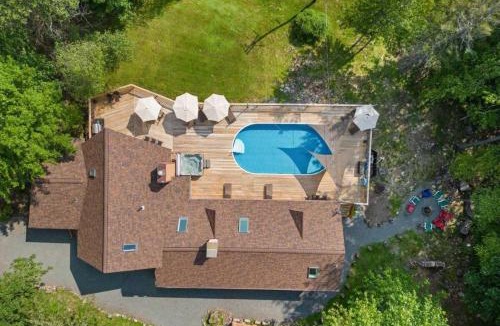 Pocono Lake House | Pocodobe Private Pool Retreat in Poconos