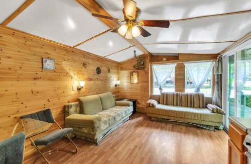 Gouldsboro Resort | Pocono 2Bedroom Chalet Retreat Near Lake & Pool