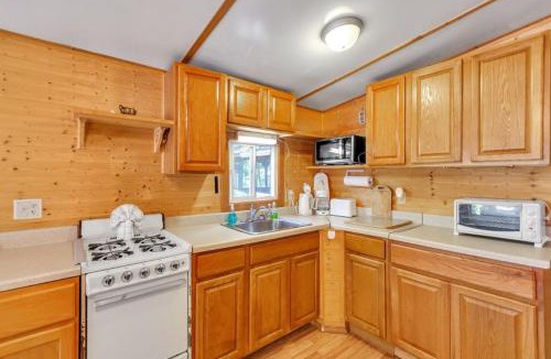 Gouldsboro Resort | Pocono 2Bedroom Chalet Retreat Near Lake & Pool