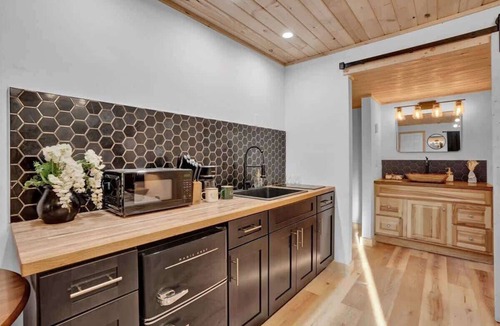 Canadensis Hotel | Pocono Bold & Modern | Firepits | Pet Friendly