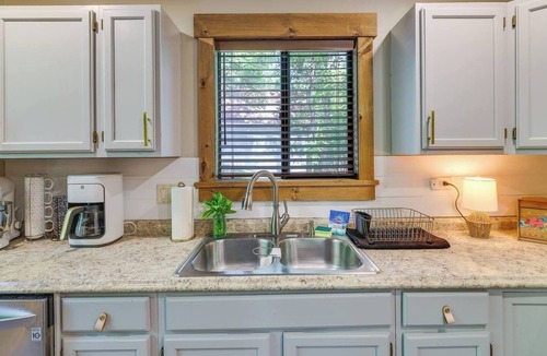 Lackawaxen Cabin | Pocono Cozy Cabin - BlackBird