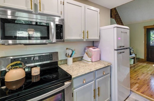 Lackawaxen Cabin | Pocono Cozy Cabin - BlackBird