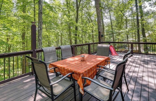 Lackawaxen Cabin | Pocono Cozy Cabin - BlackBird