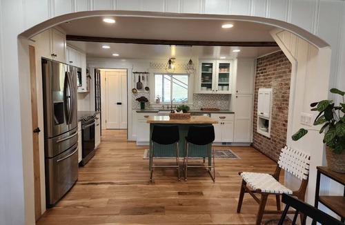 Stroudsburg House | Pocono Farmhouse - Fully Renovated 1881 Home