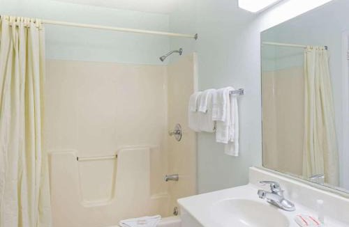 Bartonsville Hotel | POCONO NIGHT LODGE