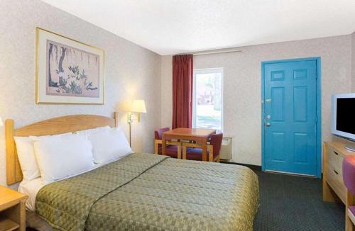 Bartonsville Hotel | POCONO NIGHT LODGE