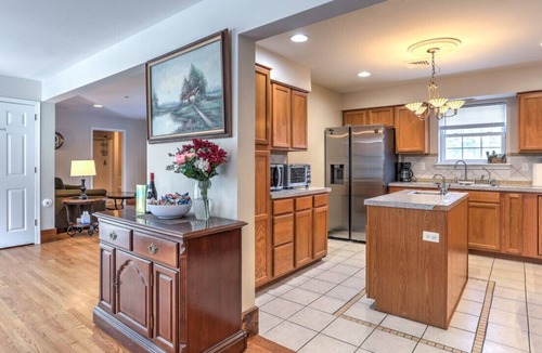 Pocono Summit House | Pocono Ski Trip Getaway with Hot Tub