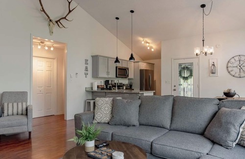 Bushkill House | Poconos Chatham Continental - Deck & Fire Pit