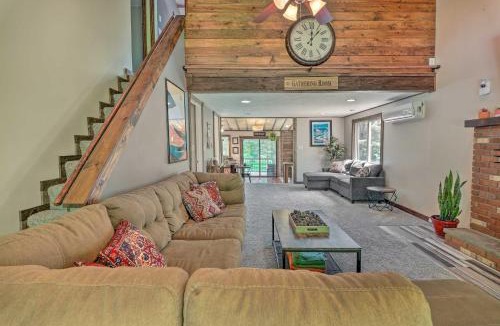 Albrightsville House | Poconos Cottage with Fire Pit Near Lake Harmony