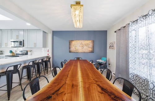 Pocono Summit House | Poconos Escape: Hot Tub & Fun for Groups