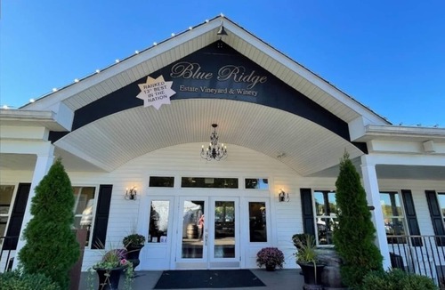 Brodheadsville House | Poconos Gem: Nearby Winery